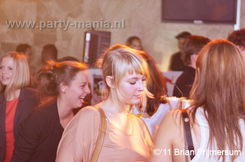 110924_013_girls_night_out_club_seven_partymania_denhaag