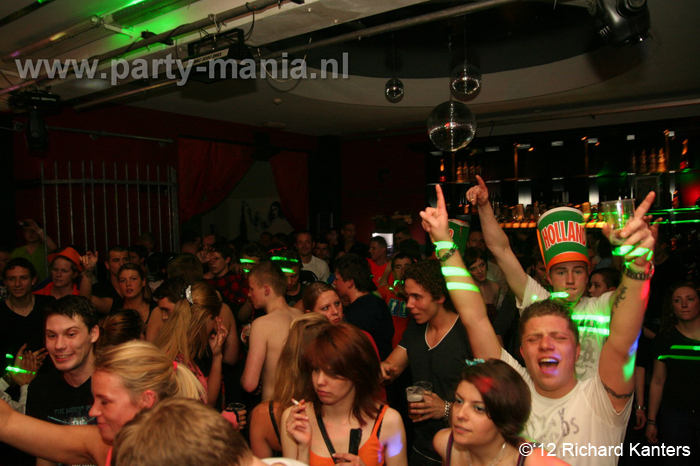 120429_086_house_meets_hardstyle_club_seven_partymania_denhaag