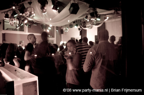 081031_012-swingbeatz_partymania