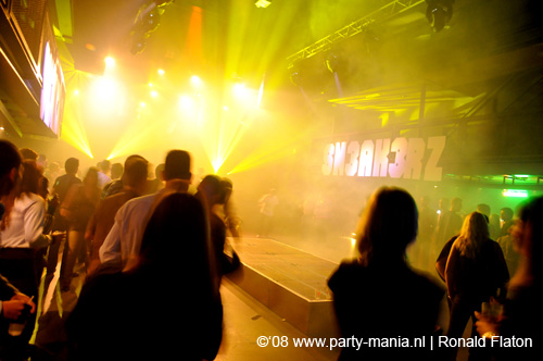 081102_008_sneakerz_partymania