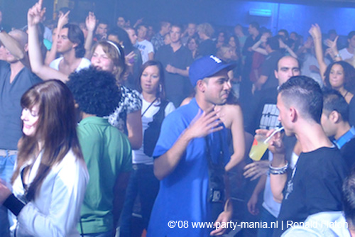 081102_036_sneakerz_partymania