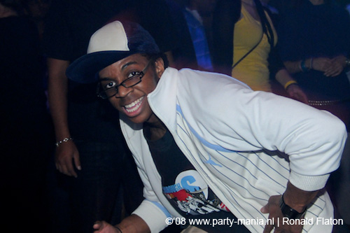 081102_040_sneakerz_partymania