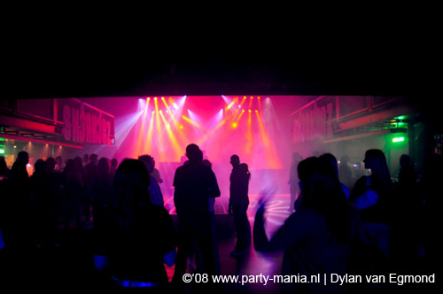 081102_004_sneakerz_partymania