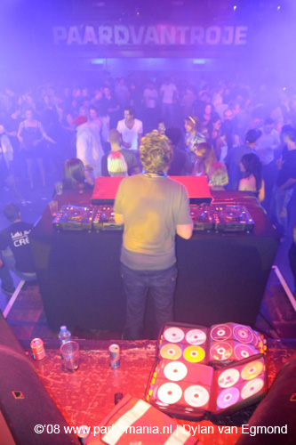 081102_039_sneakerz_partymania