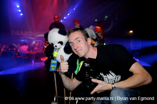 081102_051_sneakerz_partymania