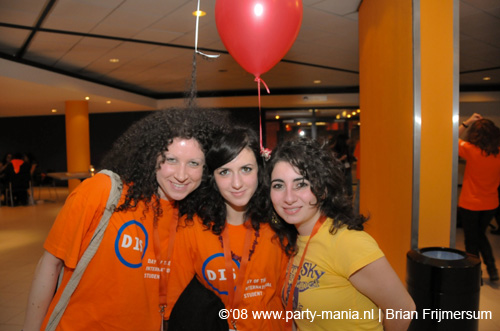 081108_056_dis2008_partymania