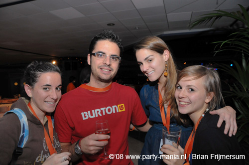 081108_115_dis2008_partymania
