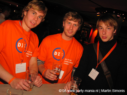 081108_019_dis2008_partymania