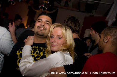 081108_004_le_paris_partymania