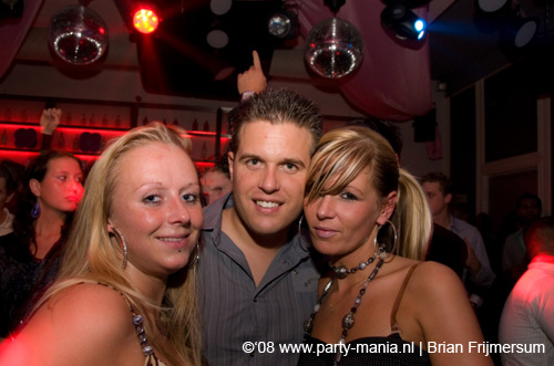 081108_005_le_paris_partymania