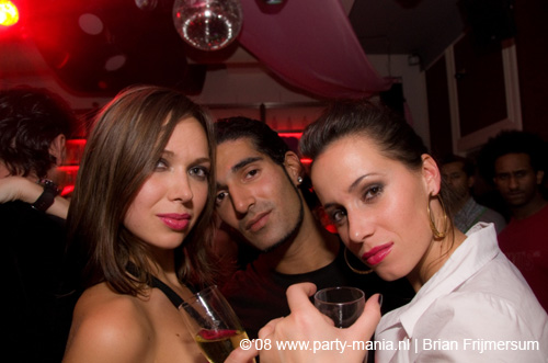 081108_011_le_paris_partymania