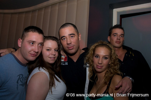 081108_035_le_paris_partymania