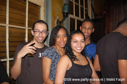 081115_057_havana_partymania