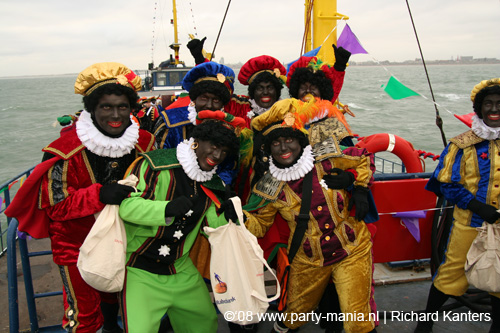 081115_014_intocht_sinterklaas_partymania