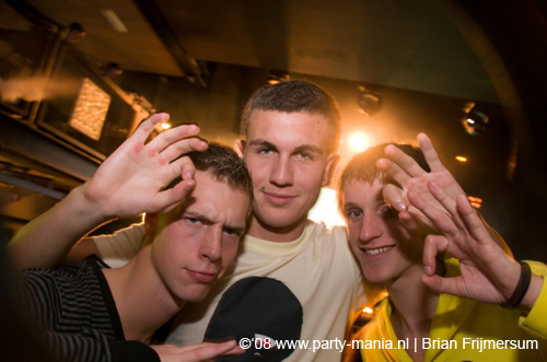 081115_011_stug_partymania