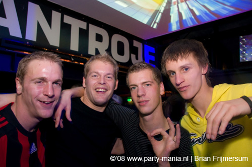 081115_023_stug_partymania