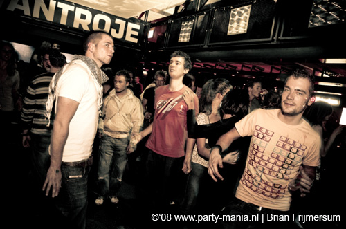 081115_033_stug_partymania