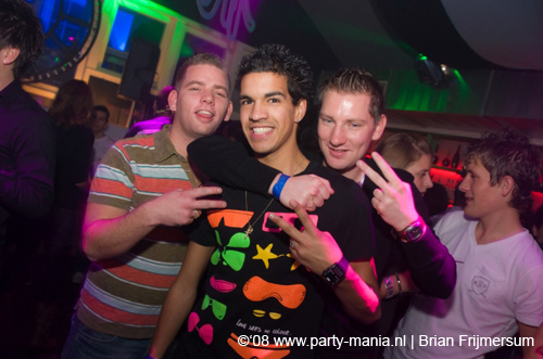 081121_048_house_criminals_partymania