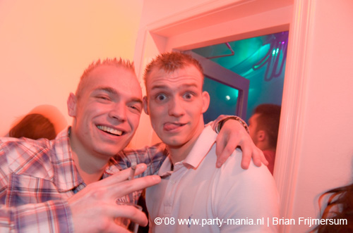 081121_060_house_criminals_partymania