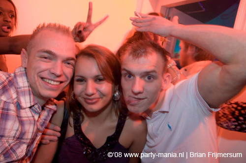 081121_061_house_criminals_partymania