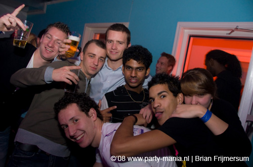 081121_064_house_criminals_partymania