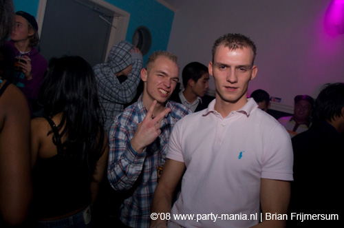 081121_069_house_criminals_partymania