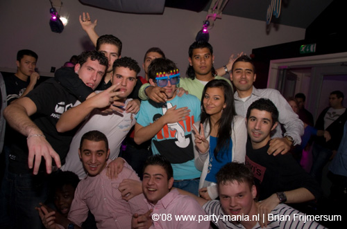 081121_073_house_criminals_partymania