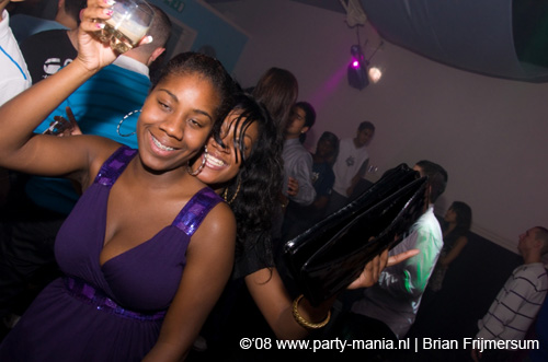 081121_085_house_criminals_partymania