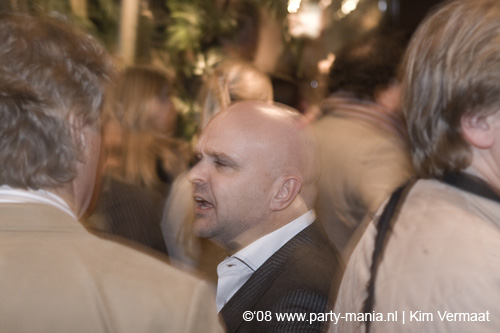 081121_014_leven_partymania
