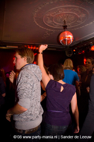 081122_001_onefour_partymania