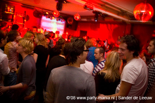081122_002_onefour_partymania