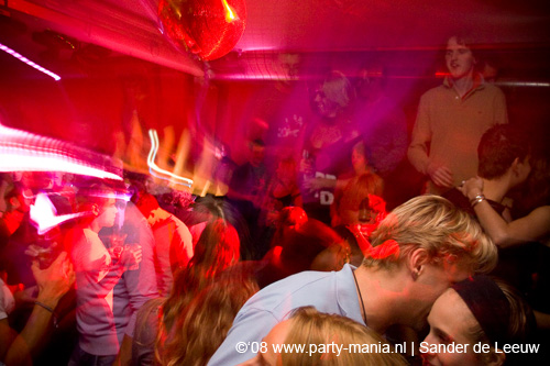 081122_015_onefour_partymania