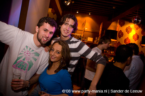 081122_019_onefour_partymania