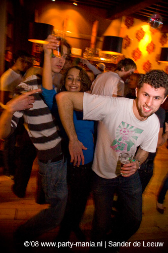 081122_020_onefour_partymania