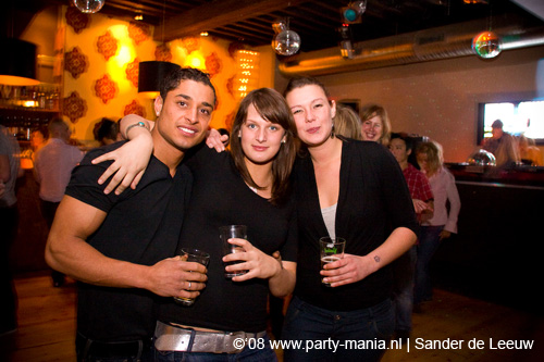081122_021_onefour_partymania