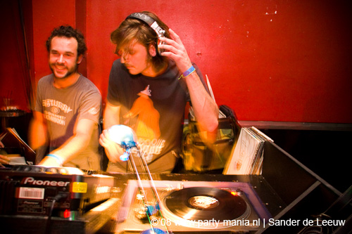 081122_034_onefour_partymania