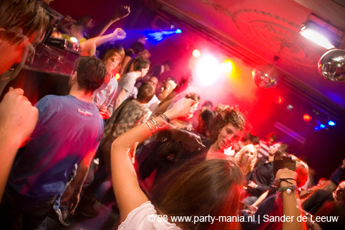 081122_043_onefour_partymania