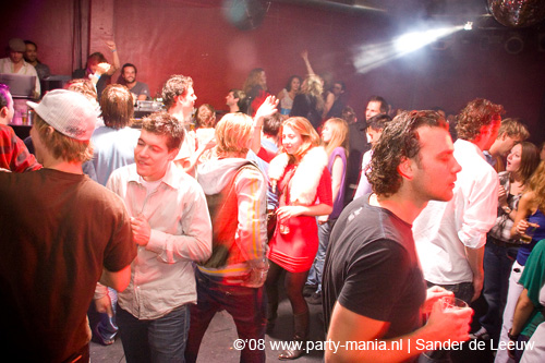 081122_054_onefour_partymania