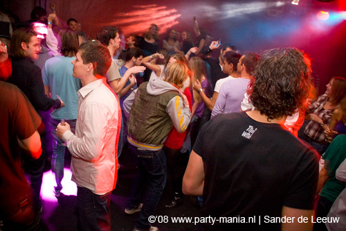 081122_055_onefour_partymania