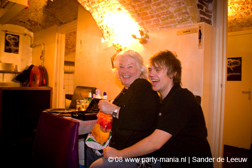 081122_062_onefour_partymania