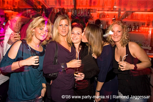 081122_0008_perfection_partymania