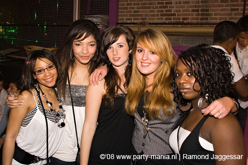 081122_002_tabu_partymania