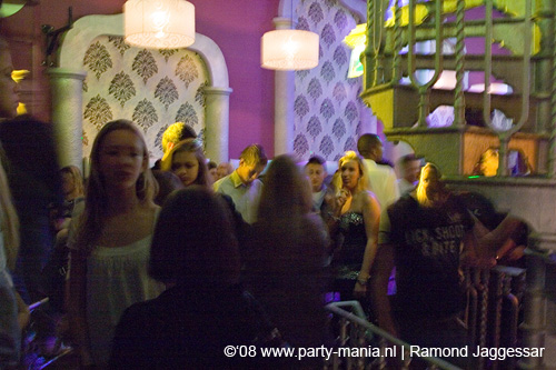 081122_009_tabu_partymania