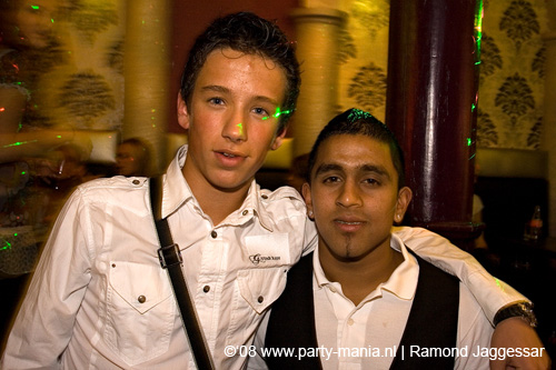 081122_031_tabu_partymania