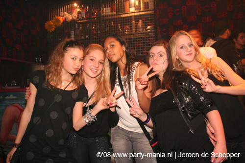 081128_008_safe_partymania