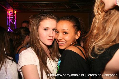 081128_031_safe_partymania