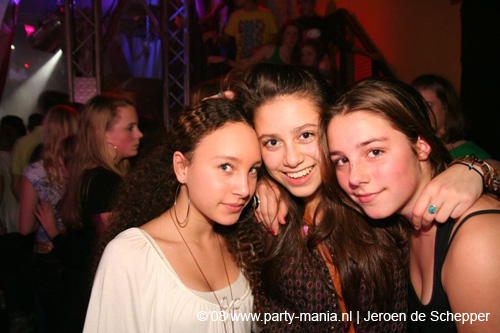 081128_038_safe_partymania