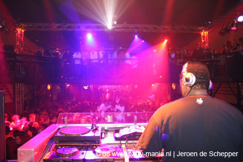 081128_064_safe_partymania