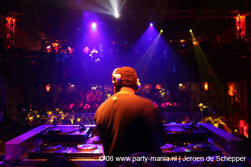 081128_080_safe_partymania