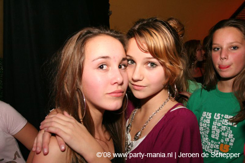 081128_084_safe_partymania